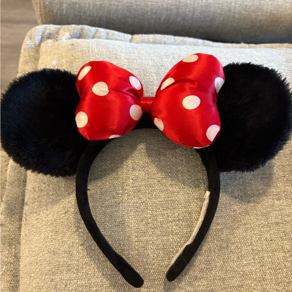 Disney Classic Minnie Mouse Ears